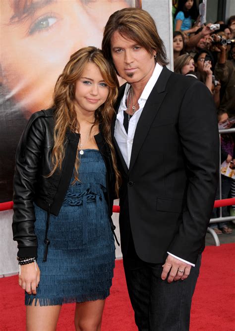 Miley cyrus and billy ray cyrus performing amazing grace at janice freeman memorial service, 18th march 2019. Miley Cyrus Threatens Father To Tell The Truth Or She Will ...