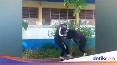 Viral 2 Remaja Putri Di Sinjai Duel Di Jalan Got Polisi Turun Tangan
