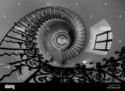Spiral Stairs At The Queens House London Stock Photo Alamy