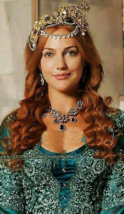 Pin By Irene Gansit Palaita On Beautiful Redheads Meryem Uzerli Turkish Beauty Fantasy Fashion