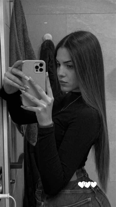 Mirror Selfie Black And White Fotos De Rosto Profissionais Ideias Para Selfie Fotos De Meninas