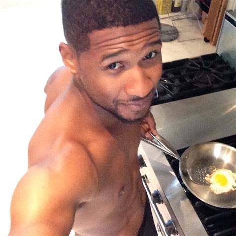 Para cumprir promessa Usher cozinha de cueca em vídeo veja Jovem Pan