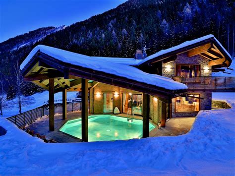Chacune de nos maisons est un vrai coup de coeur, vérifiée par nos experts locaux. Chalet de luxe avec piscine intérieure - Chamonix-Mont-Blanc