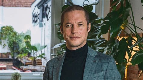 He is an actor and director, known for aspe (2004), de zonen van van as (2012) and alias (2002). K3: K3 kan het in Antwerpen | Showbizzsite