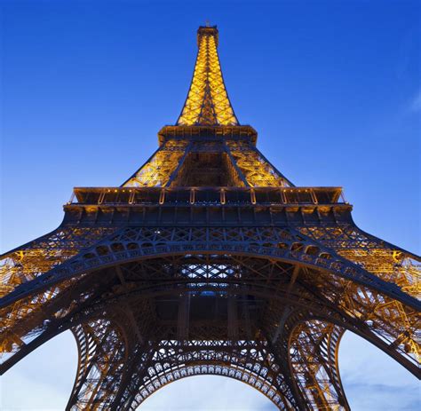 Pfannenberg Gmbh Die Technik Die Den Eiffelturm Zum Leuchten Bringt