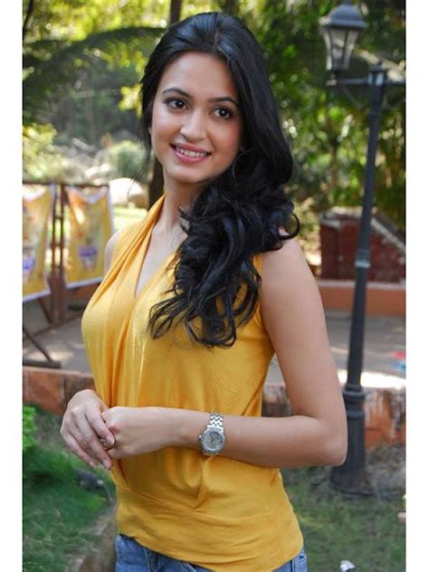 Beautiful Actress Kriti Kharbanda Latest Pics In Yellow Sleeveless Dress