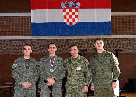 Oficeri i FSK së shpërblehet me medaljen e argjendtë në një garë në Kroaci