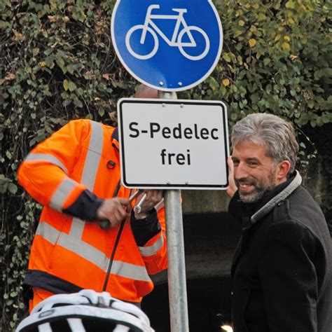 Critical mass ontwikkelt interactieve en multimediale ervaringen die ogen openen en mensen laten reflecteren op hun eigen houding en gedrag. Tübingen gibt den ersten Radweg für S-Pedelecs frei | It ...
