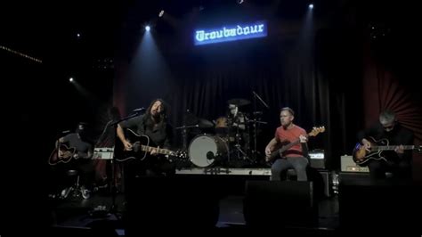 Foo Fighters Play Terrific Acoustic Set At Las Iconic Troubadour To