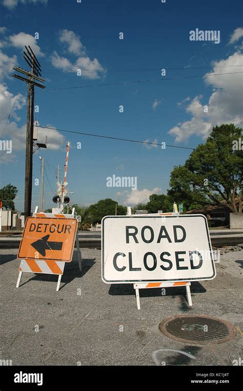 Road Closed Sign Stock Photo Alamy