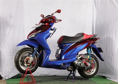 Sampainya kamu di blog ini, pasti sedang mencari desain modifikasi mio babylook untuk motor kesayanganmu. Modifikasi Vario Babylook Monster - Modifikasi Motor Honda ...