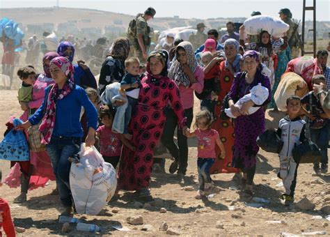 Oltre 100 Mila I Curdi Siriani In Fuga In Turchia L Appello Del Pkk