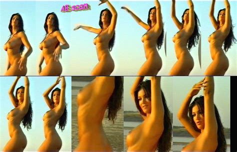 Manuela Arcuri Nude Pics Página 1