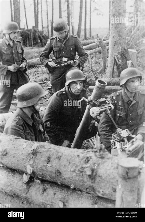 German Soldiers With A Mortar In Wwii On The Eastern Front 1942 Stock