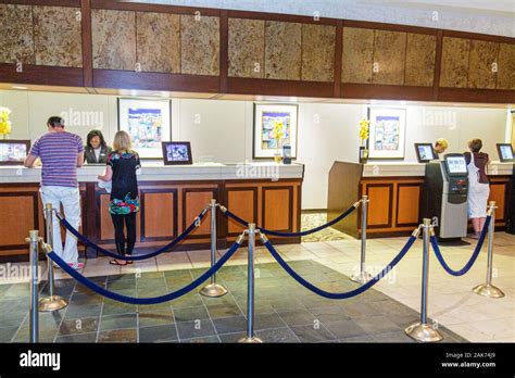 Hyatt Hotel Check In Hi Res Stock Photography And Images Alamy