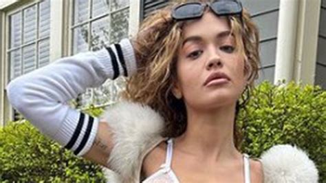 Rita Ora Flashes Her Washboard Abs In A Bra Top The Scottish Sun