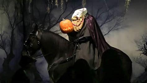 Return To Sleepy Hollow 2018 Limited Edition Headless Horseman Pin Tri