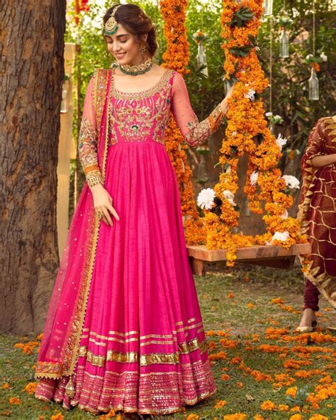 What To Wear On Diwali 16 Best Diwali Outfits For Women 2022