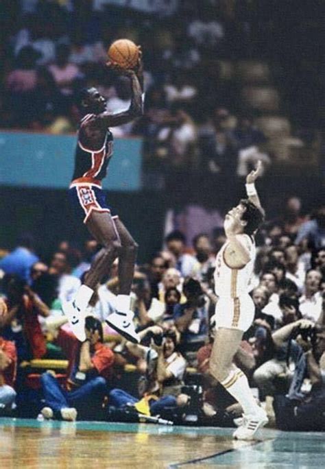 Now Thats A Jump Shot 😳 Michael Jordan Pictures Michael Jordan