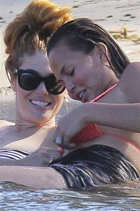 Gal Pals Jessica Alba Chrissy Teigen Suffer Near Nip Slips On Caribbean Vacation