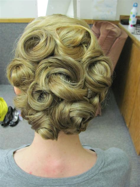 Curled Pinned Up Hairstyles Hairstyle Catalog