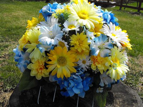 Flowers filled lettering for funerals and weddings. Back is also so pretty | Memorial flowers, Funeral flowers ...