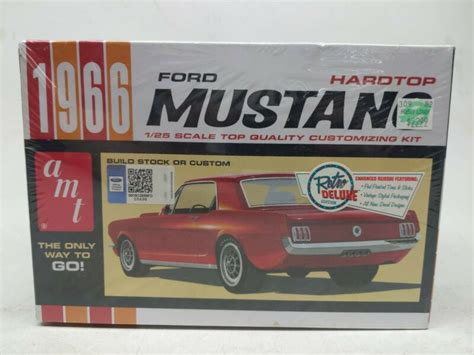 Amt 1966 Ford Mustang Hardtop 125 Plastic Model Muscle Car Kit Amt704