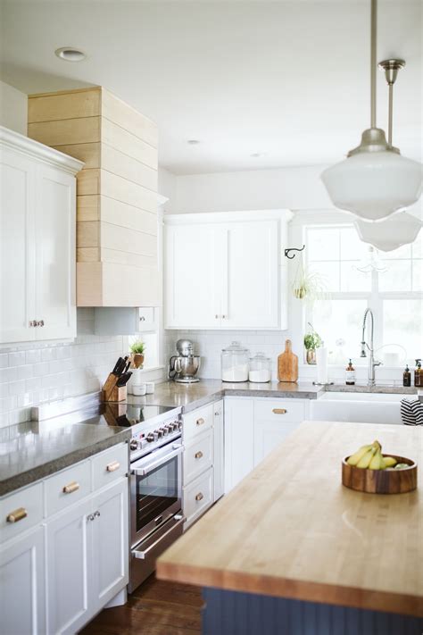 Bright White Modern Farmhouse Kitchen Featuring A Verona Appliances 30