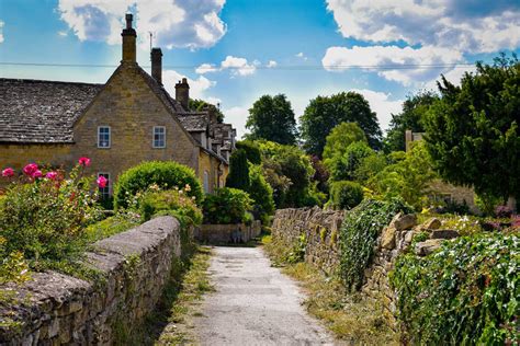 5 Cottages To Book In Cotswolds For The Summer Plum Guide
