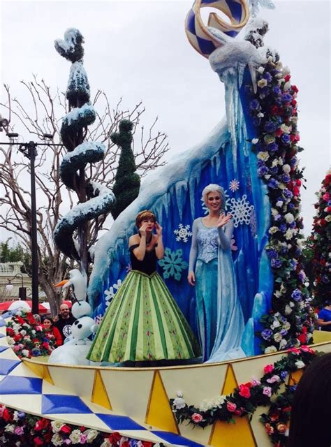Anna And Elsa In Festival Of Fantasy Parade Magic Kingdom Festival