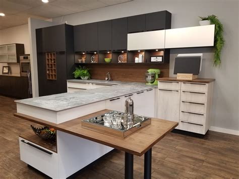 Stutt kitchens & fine cabinetry is one of the leading companies when it comes to custom kitchen cabinets in oakville, mississauga, burlington, toronto and other surrounding areas. Thank you, Sollera, for being an incredible cabinet company to partner with! Sollera is a ...