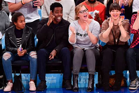 One Funny Front Row Amy Schumer Sits Courtside With Chris Rock Leslie Jones And More