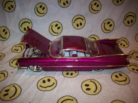 Jada 1959 Cadillac Coupe Deville Dub City Old Skool Low Rider Purple