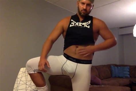 Str8 Muscle Jock Guy Showing Bulge In Spandex Gay Porn 16
