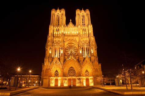 Reims, a city in northern france, is perhaps best known for its world heritage listed cathedral, where generations of french kings were crowned. Cathédrale de Reims (Notre-Dame de Reims), France - Carte ...