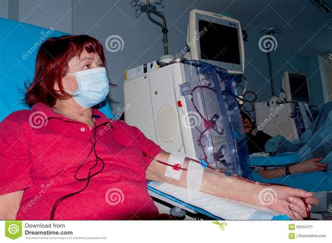 Elderly Woman On Dialysis In The Hospital Editorial Photo Image Of Sick Peritoneal 85554721