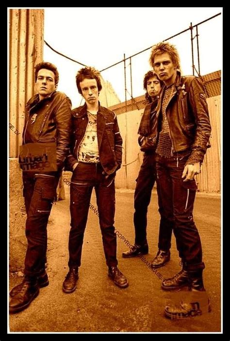 The Clash ジョーストラマー ロックンロール パンク