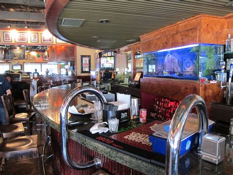Next to the state theatre, gowings bar & grill has made a grand entrance. Snookie's Bar & Grill | Uptown/Oak Lawn | American, Bars ...