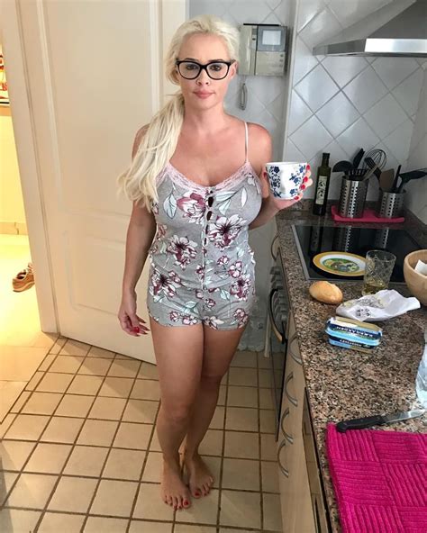 Daniela denise katzenberger (born 1 october 1986) is a german reality tv personality, tv host, model, and singer. Herrlich normal! So sieht Daniela Katzenberger in der Früh aus