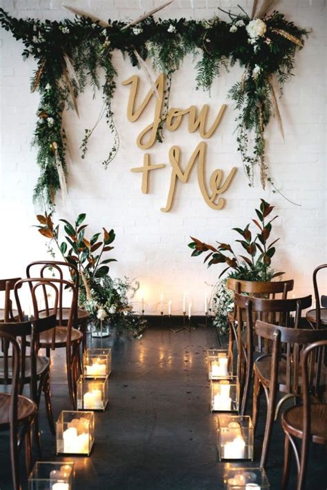 Pada desain backdrop untuk lamaran, kain putih bisa ditambahkan dengan tulisan nama pasangan yang melangsungkan prosesi lamaran. 12+ Ide Floral Backdrop untuk Momen Lamaran. Cantik ...