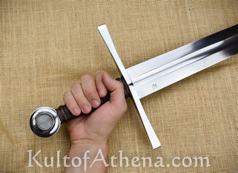 Darksword Armory Darksword Crusader Sword C Model Kult Of Athena