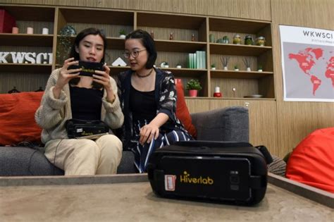Women Use Vr To Beat Sexual Harassment After Singapore Metoo Scandal