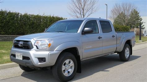 Review 2014 Toyota Tacoma Small Truck Needs A Big Makeover Wheelsca
