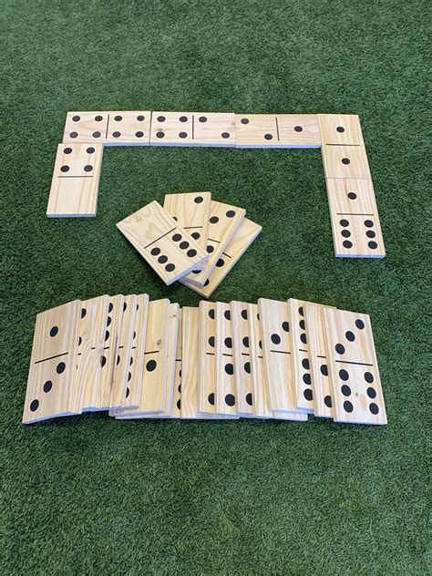 Giant Outdoor Dominoes Game Set With 28 Pieces 15cm Treadmill