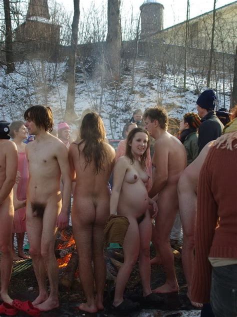 Naturistelyon Nus En Hiver Naked In Winter Porn Photo Pics SexiezPicz