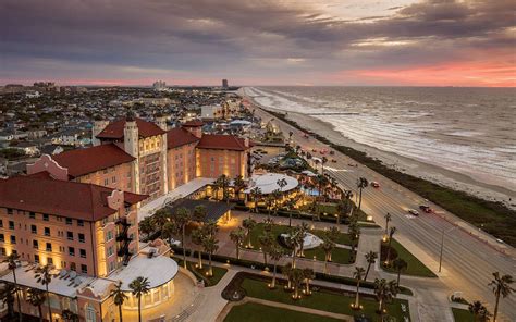Galveston Is A Tourist Hot Spot Once Again Texas Monthly