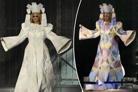 Beyoncés Color Changing Renaissance Tour Outfit Revealed Otbgossip