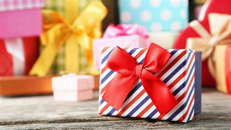 Sending greetings cards on birthday of your loved ones is continuing. Best Birthday Gifts for Husband Online India | BirthdayBuzz