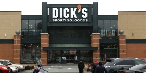 Dicks Sporting Goods Stock Continues To Fall After Earnings Report Barrons