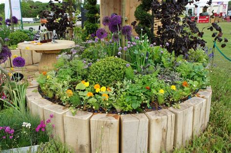 How to make a flower bed. How To Make Round Flower Beds That Will Beautify Your Yard